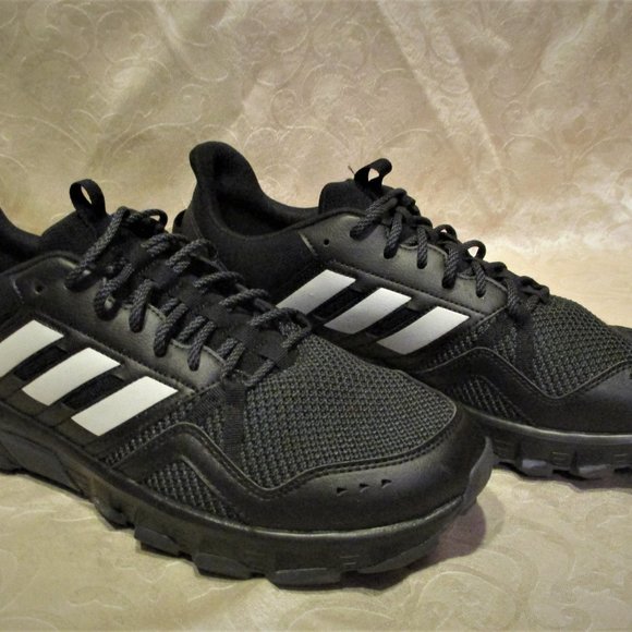 Meet your Posher, Dee - Picture 3 of 16